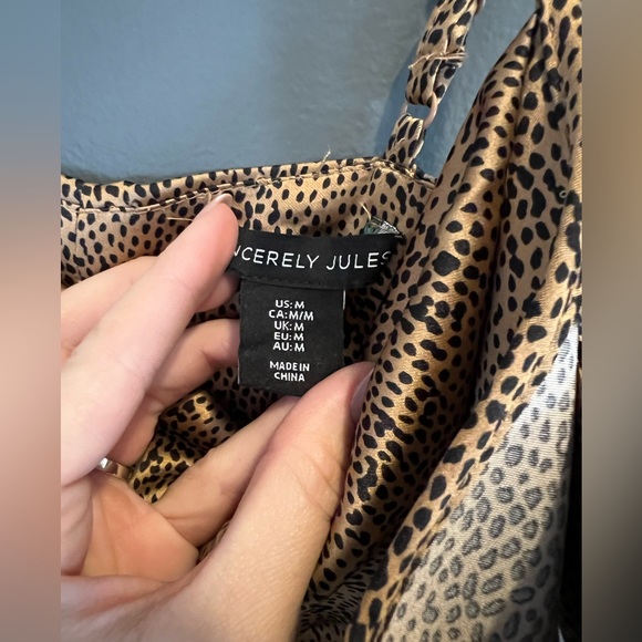 Cheetah Print Scarf Top - Picture 2 of 3